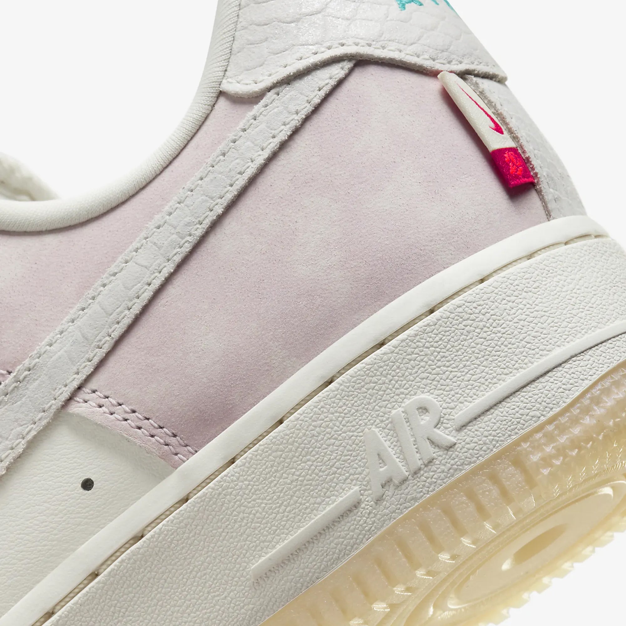 Nike Air Force 1 '07 LX – Sail / Platinum Violet
