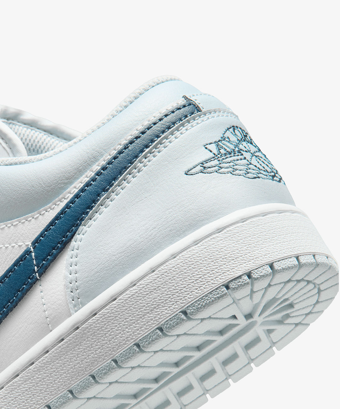 Nike Air Jordan 1 Low – Aura / Squadron Blue / White