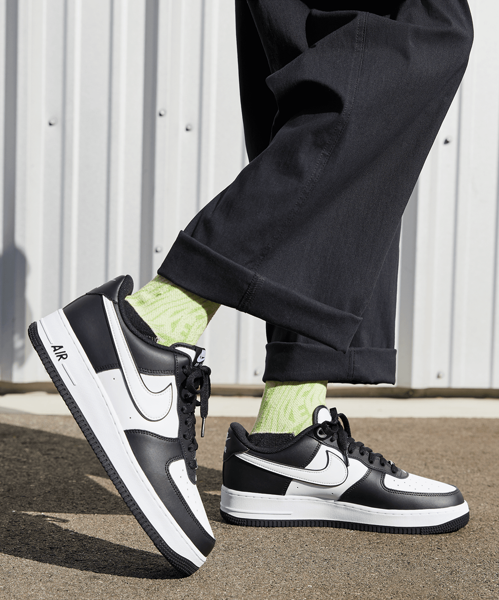 Nike Air Force 1 '07 – Black / White