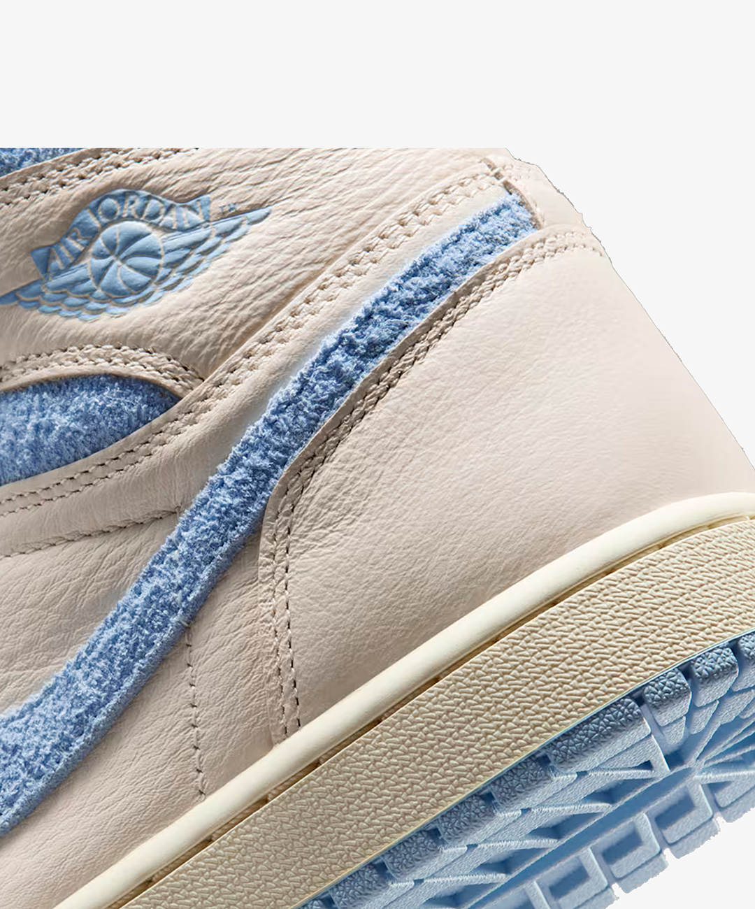 Nike Air Jordan 1 Retro High OG – Pale Ivory / Psychic Blue / Coconut Milk