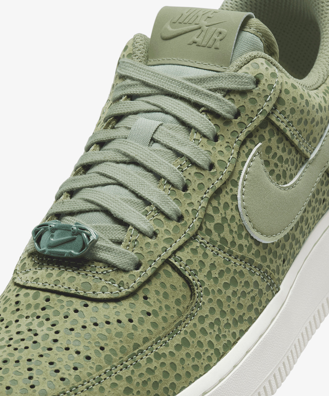 Nike Air Force 1 '07 Premium – Sesame / Oil Green / Light Bone
