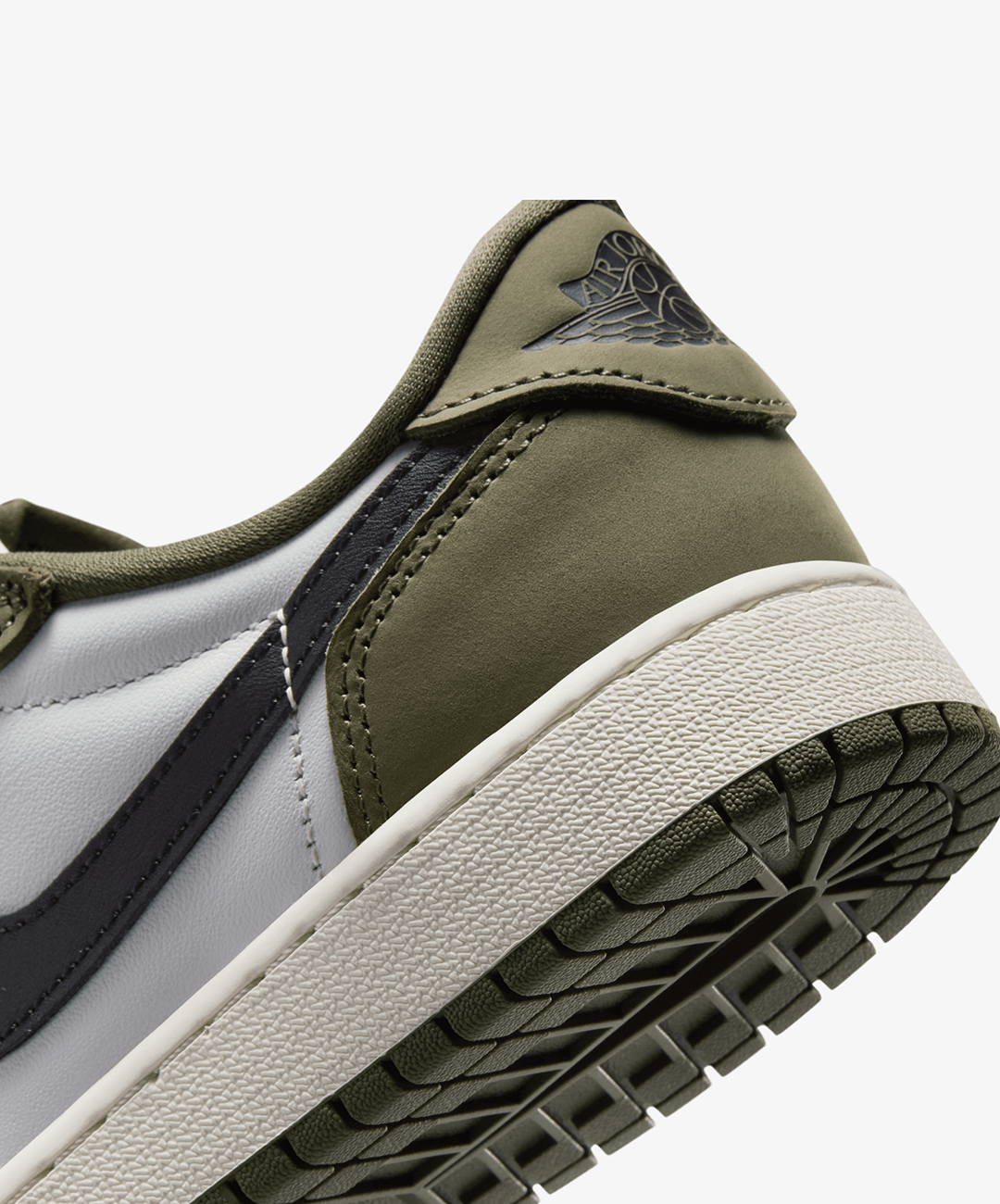 Nike Air Jordan 1 Retro Low – Medium Olive / Summit White